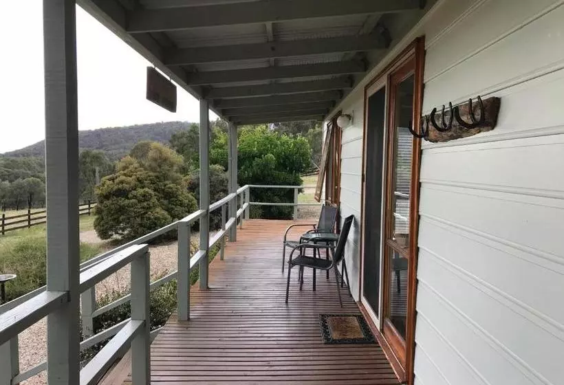 ホテル Warby Cottage