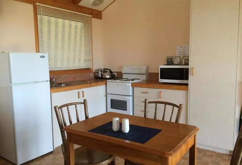 ホテル Warby Cottage