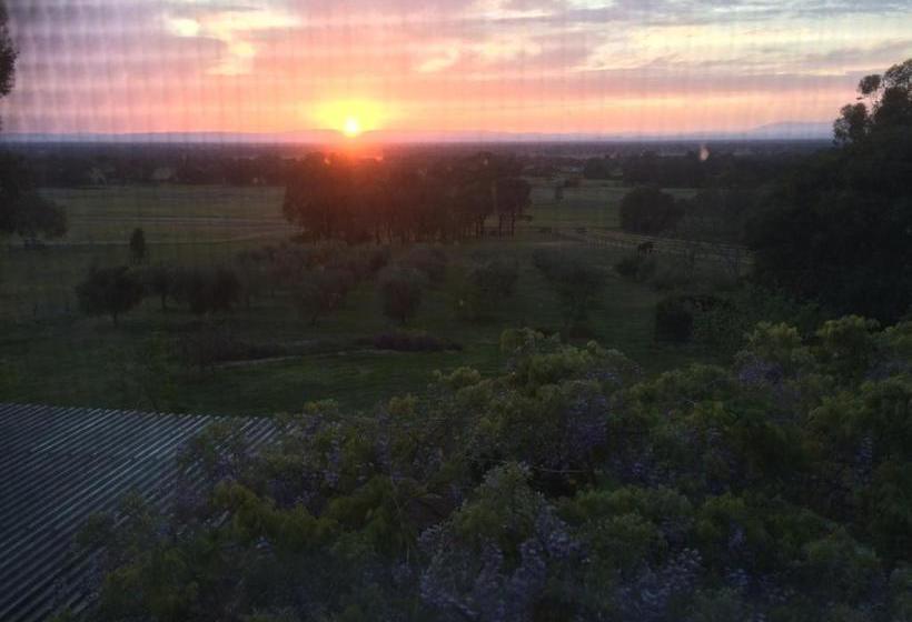 Отель Warby Cottage