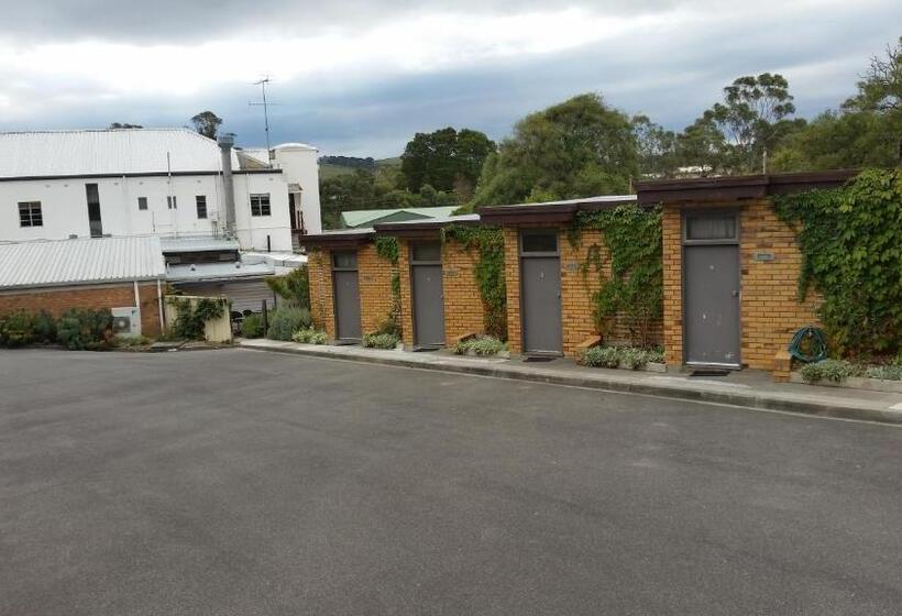 فندق على الطريق Fish Creek