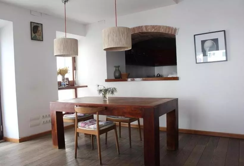 پانسیون Hostal Cristina