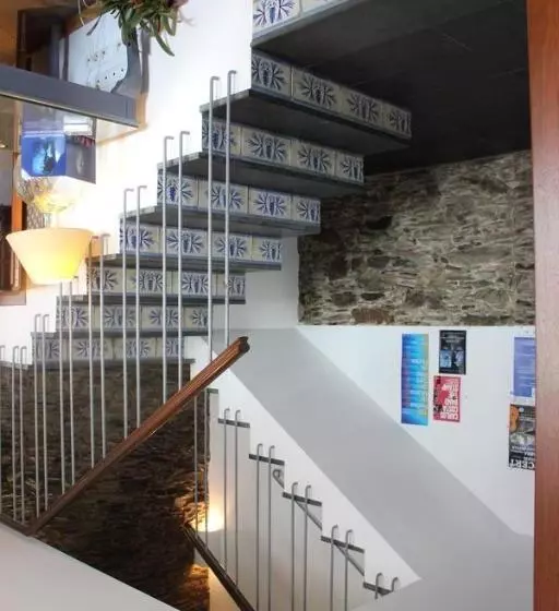 پانسیون Hostal Cristina