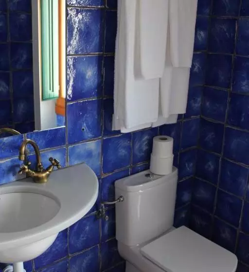 پانسیون Hostal Cristina