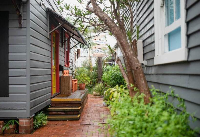 Общежитие Backpackers Newcastle