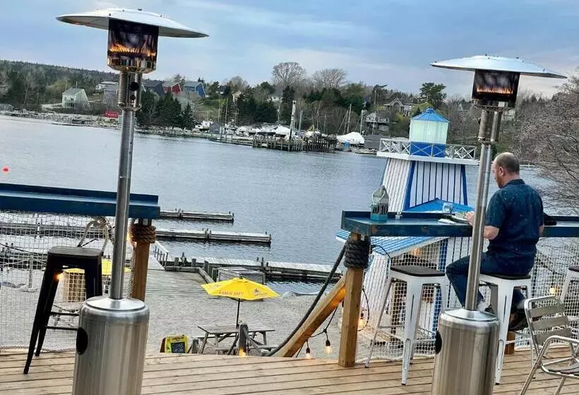 ユースホステル The Tuna Blue Inn And Restaurant