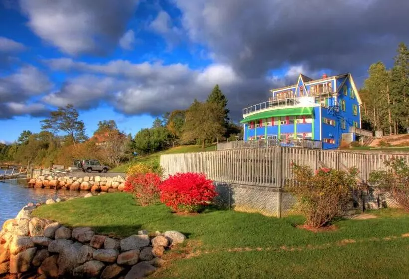 ユースホステル The Tuna Blue Inn And Restaurant