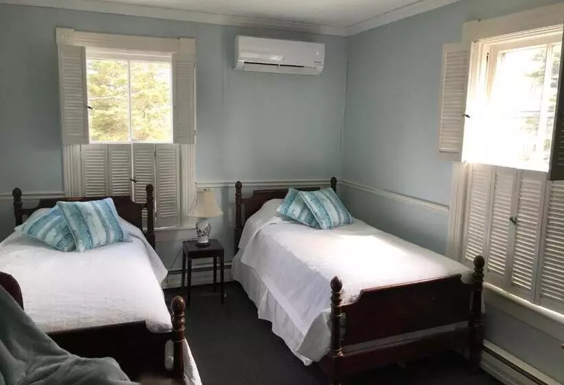 ユースホステル The Tuna Blue Inn And Restaurant