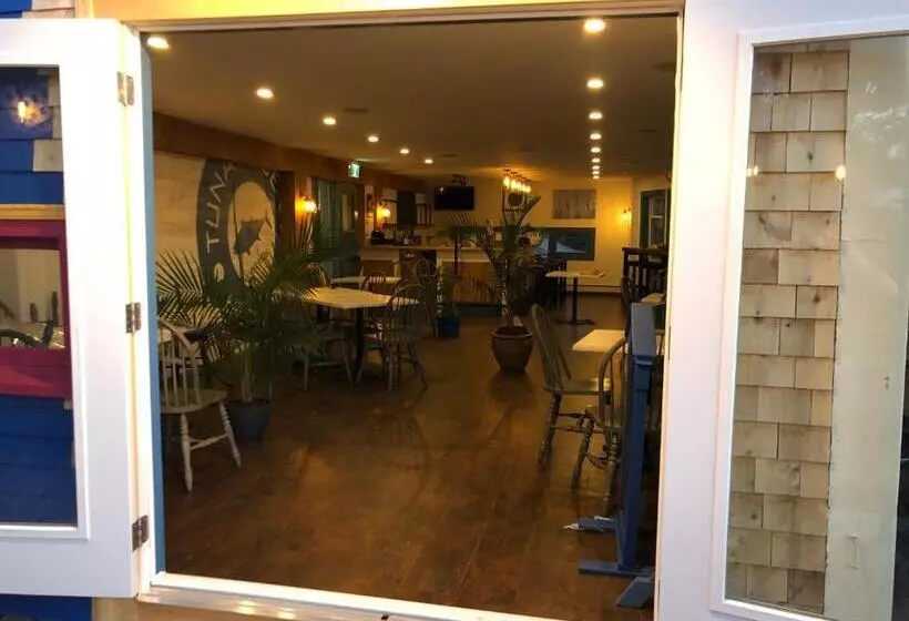 ユースホステル The Tuna Blue Inn And Restaurant