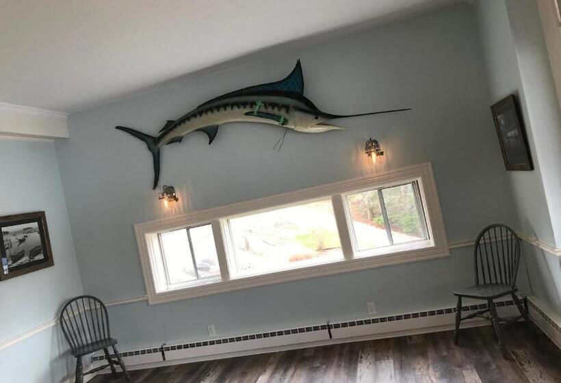 فندق صغير The Tuna Blue Inn And Restaurant