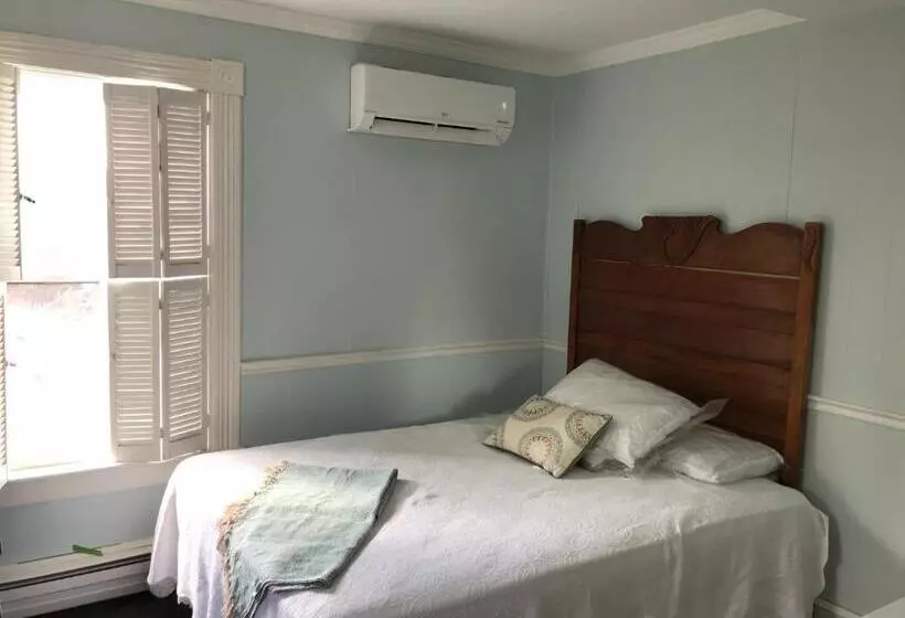 ユースホステル The Tuna Blue Inn And Restaurant