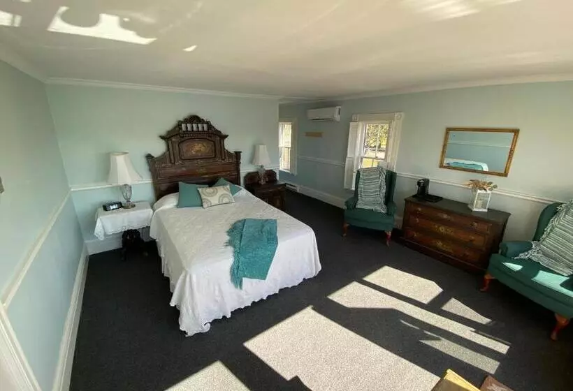 ユースホステル The Tuna Blue Inn And Restaurant