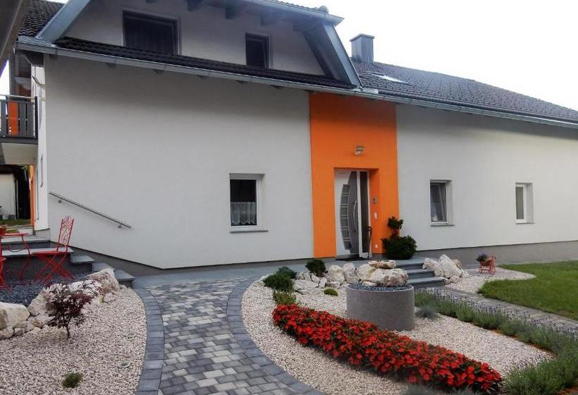 住宿加早餐  Frühstückspension Lach