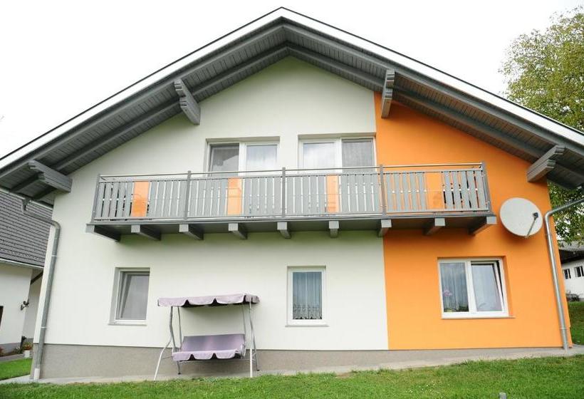 住宿加早餐  Frühstückspension Lach