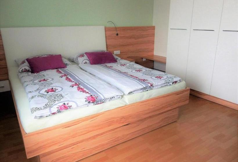 住宿加早餐  Frühstückspension Lach