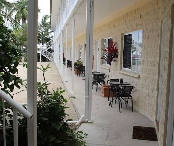 Colonial Rose Motel