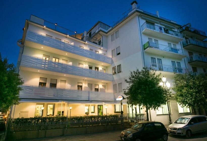 ホテル Albergo Arcobaleno