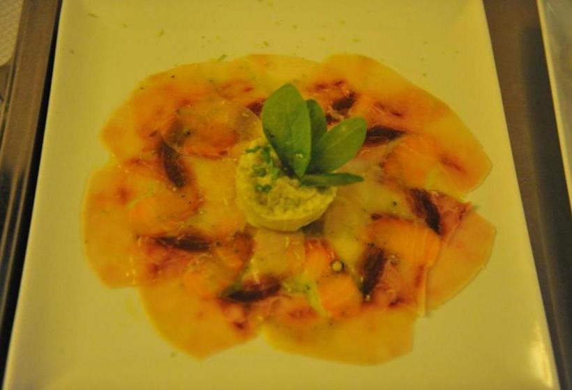 ホテル Franceschini