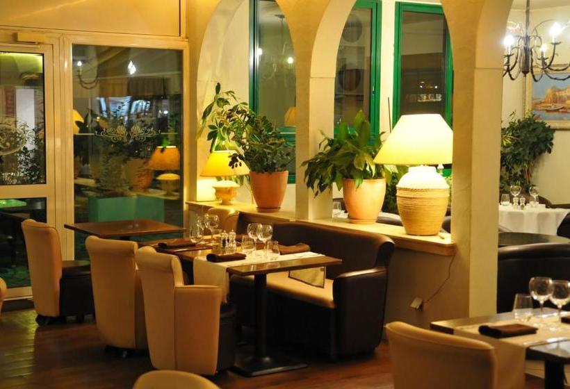 ホテル Franceschini