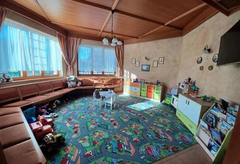 Hotelli Julianin Dvor