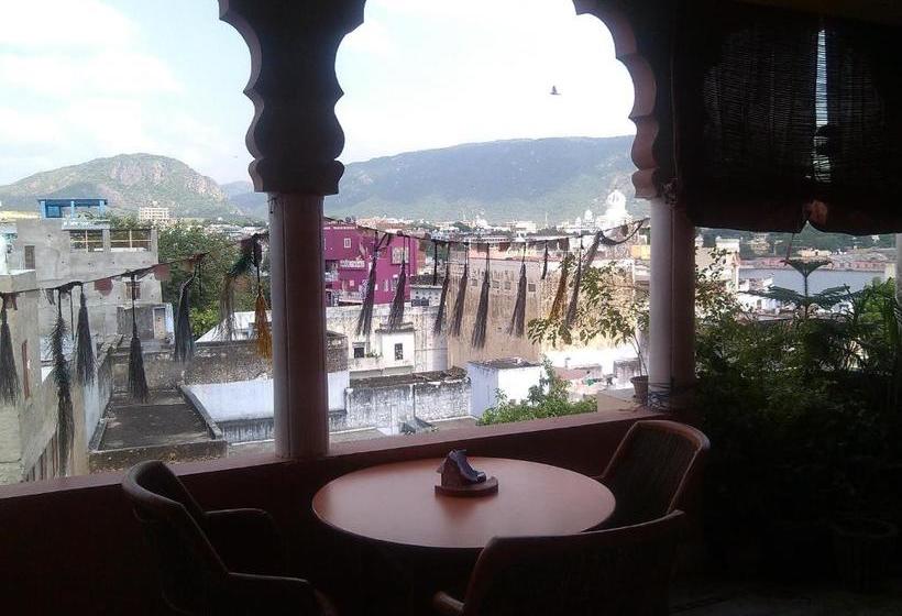 Отель Mama Luna