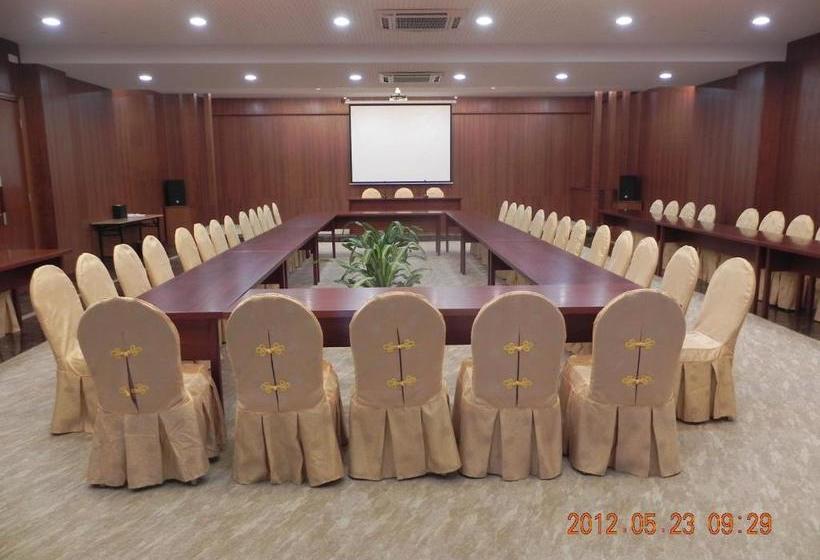 Phoenix Hill Hotel Dongguan   Golf Course Shop