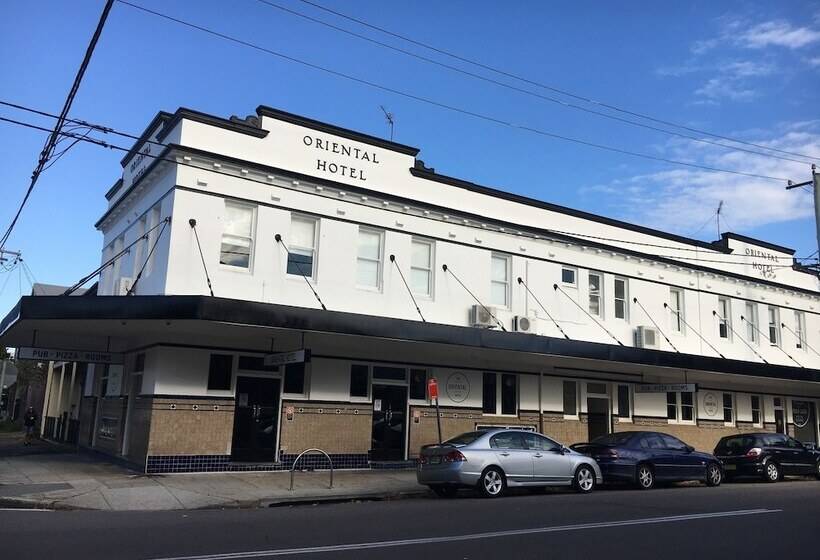 Отель The Oriental