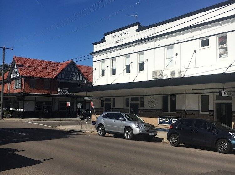 Отель The Oriental