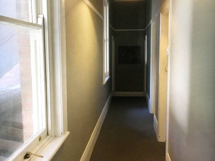 Отель The Oriental