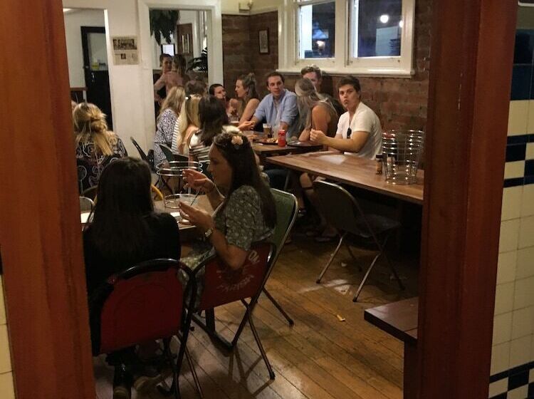 Отель The Oriental