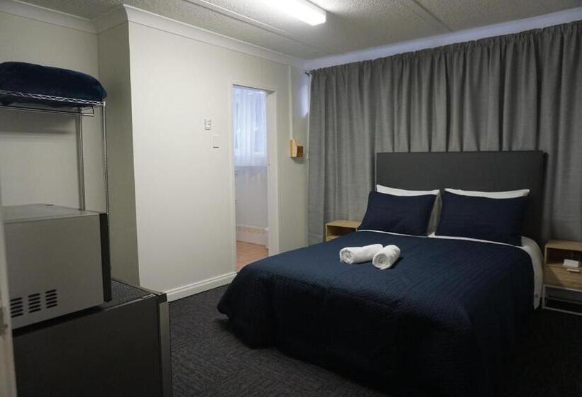 فندق Warners Bay