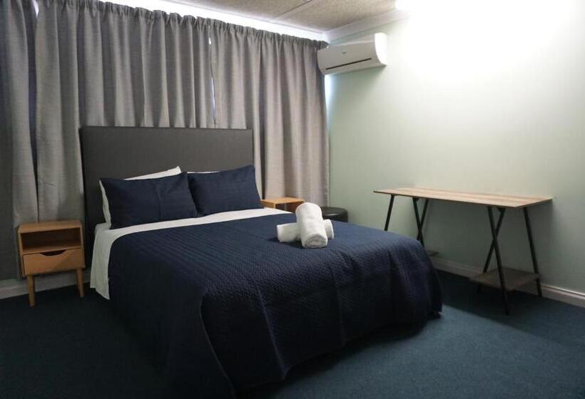 فندق Warners Bay