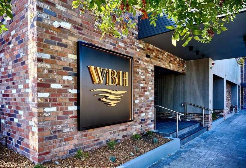 فندق Warners Bay