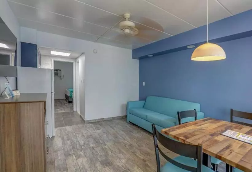 Motelli Le Voyageur  A Red Collection