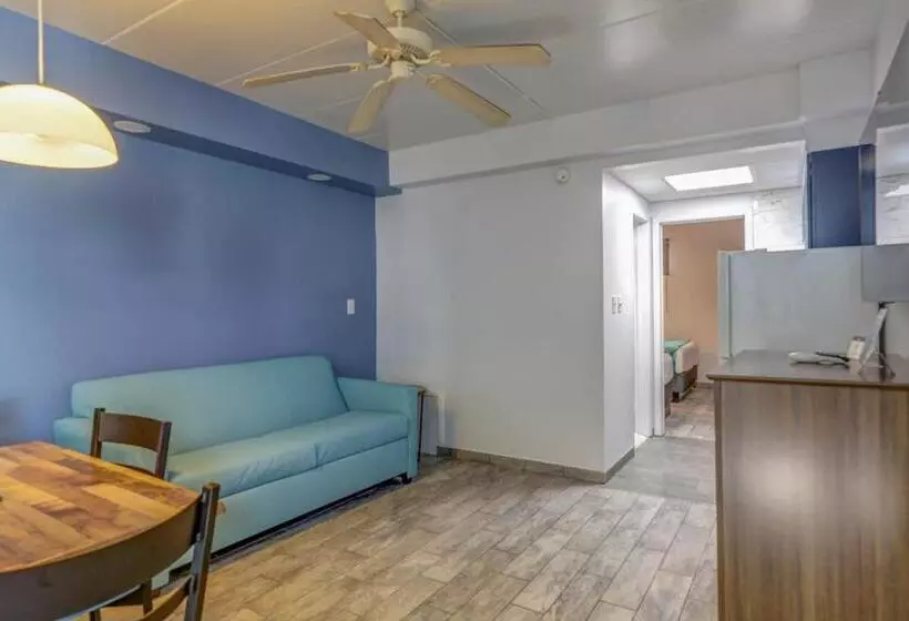 Motelli Le Voyageur  A Red Collection