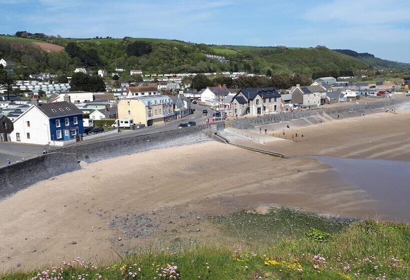 Pendine Sands Bed & Breakfast