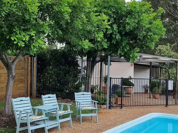 ペンション Elfin Hill Vineyard Accommodation