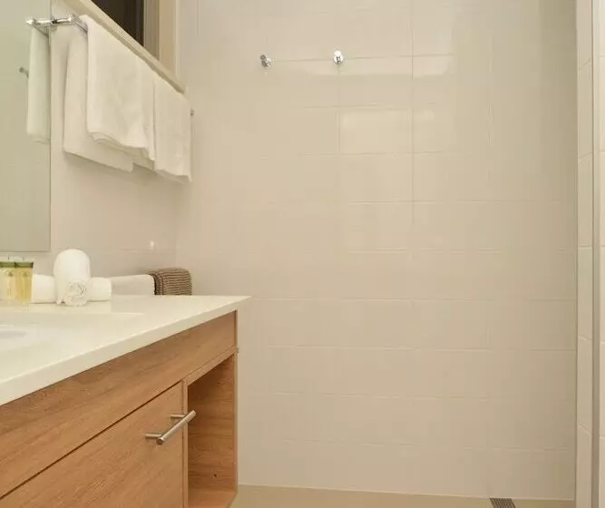 ペンション Elfin Hill Vineyard Accommodation