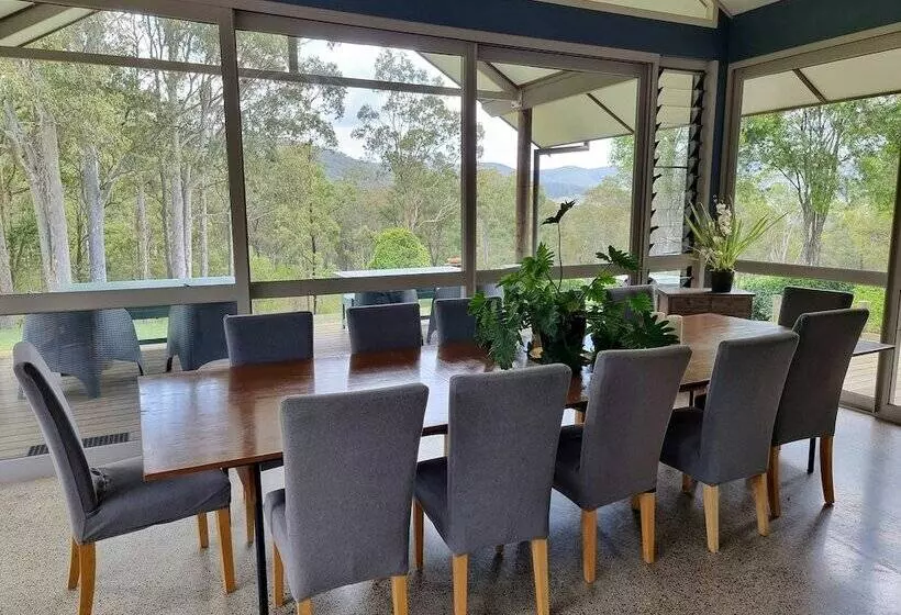 ペンション Elfin Hill Vineyard Accommodation