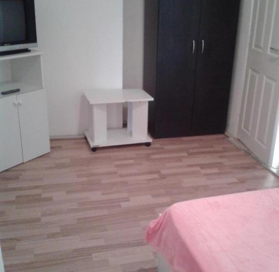 پانسیون Vila Emy Constanta