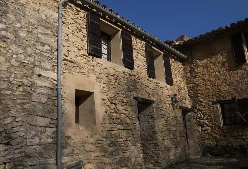 호스텔 Auberge Des Seguins