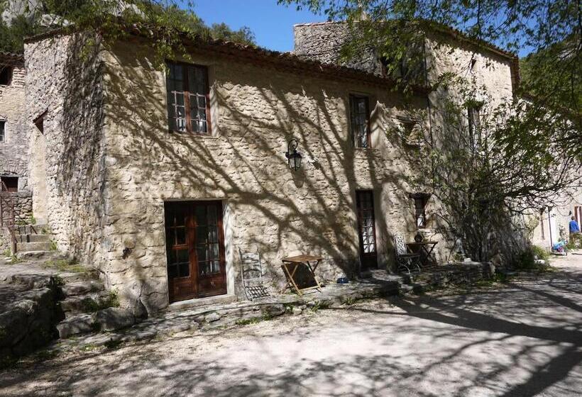 호스텔 Auberge Des Seguins