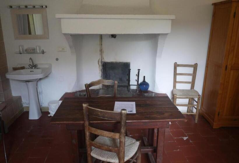 호스텔 Auberge Des Seguins