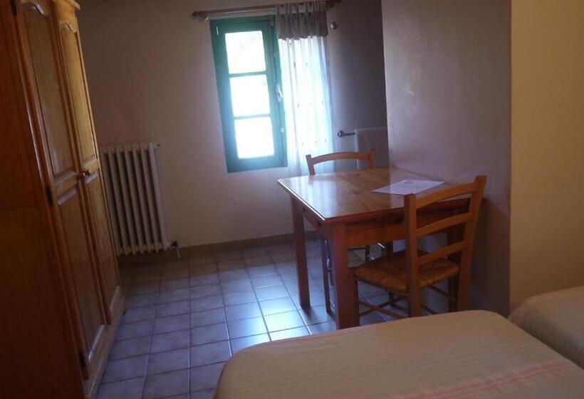 호스텔 Auberge Des Seguins