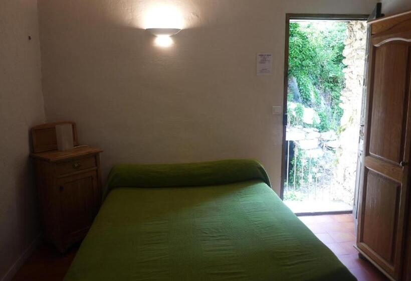 호스텔 Auberge Des Seguins