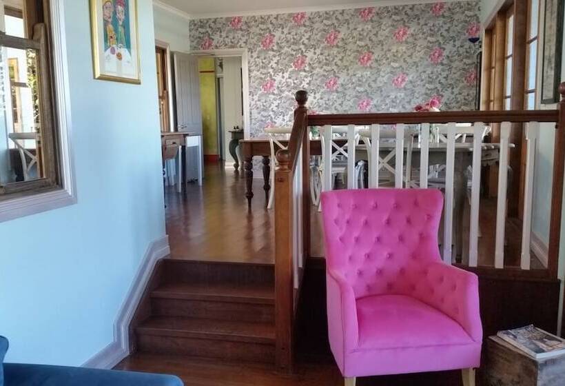 ベッドアンドブレックファースト The Spotted Chook