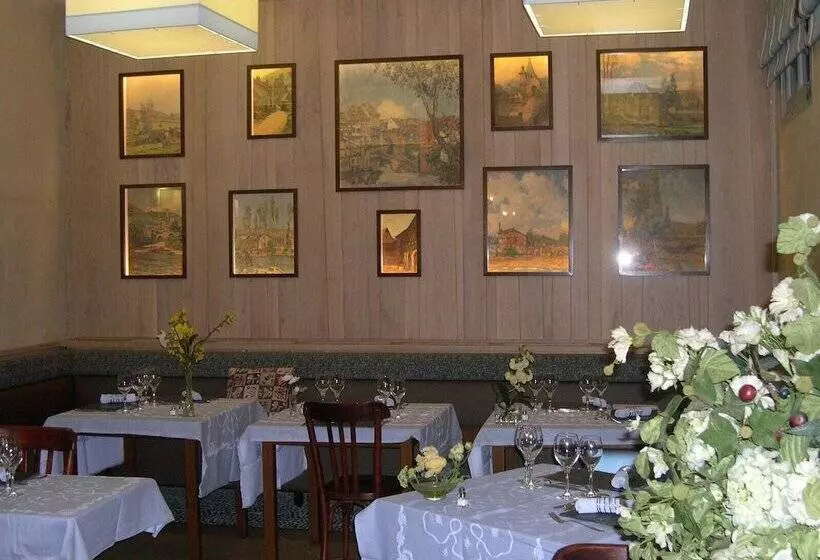 Hôtel Restaurant Aux Armes D Estaing   Kb Hotel Group