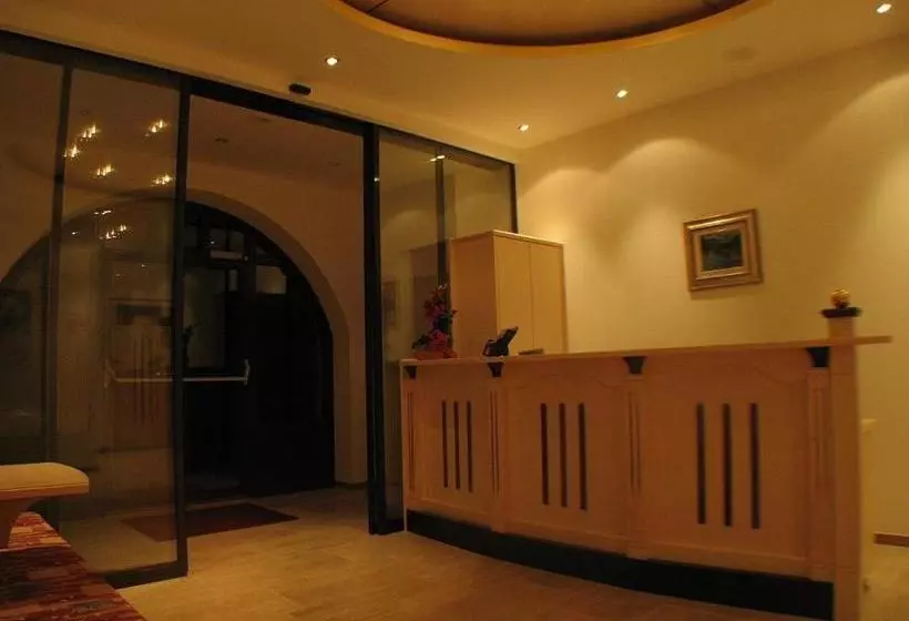 Hotelli Laerchenhain