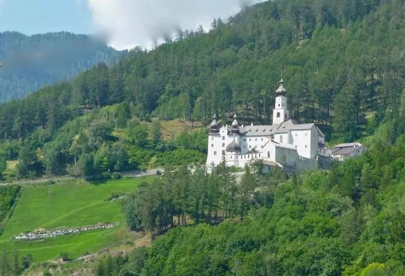 Hotelli Laerchenhain