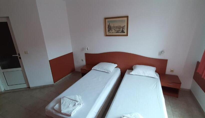 בית מלון כפרי Morski Dar