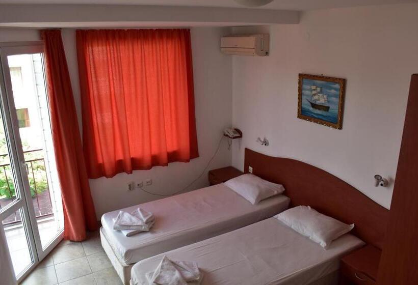 בית מלון כפרי Morski Dar